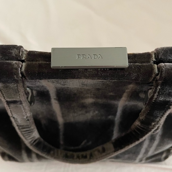 SOFT VELVET VINTAGE PRADA PURSE - Picture 2 of 3